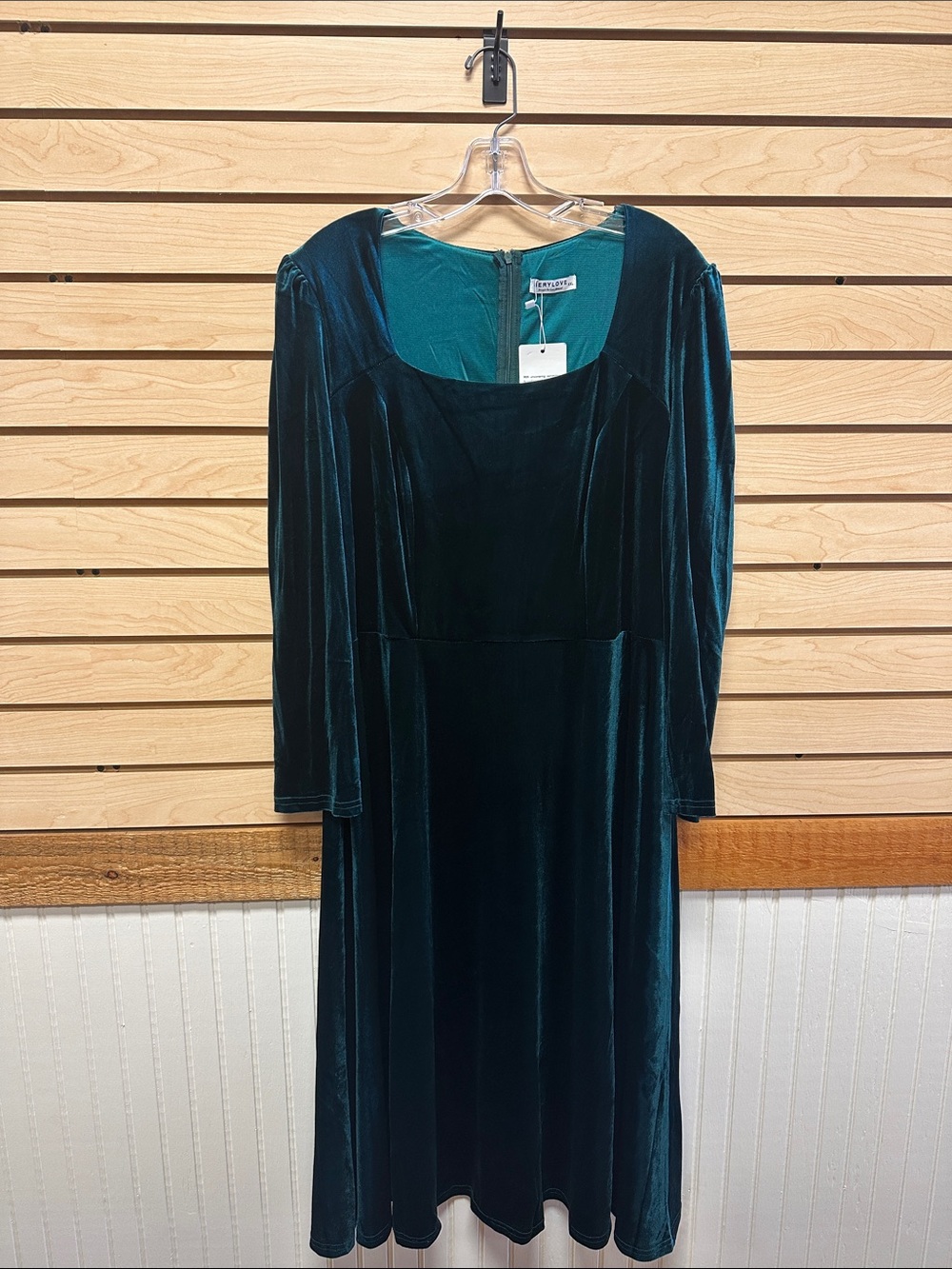 Deep Green Velvet Long-Sleeve Midi Dress